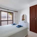 Rosado - Moradia 6 Com Ac, Jardim A 5 Min Do Centro De *