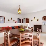 Rosado - Moradia 6 Com Ac, Jardim A 5 Min Do Centro De * Albufeira