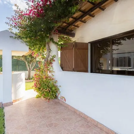 Holiday home Rosado - Moradia 6 Com Ac, Jardim A 5 Min Do Centro De Albufeira
