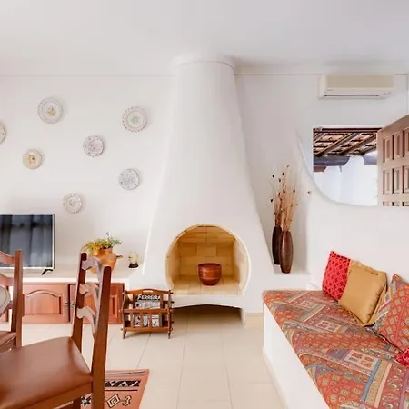 Casa de Férias Rosado - Moradia 6 Com Ac, Jardim A 5 Min Do Centro De Albufeira