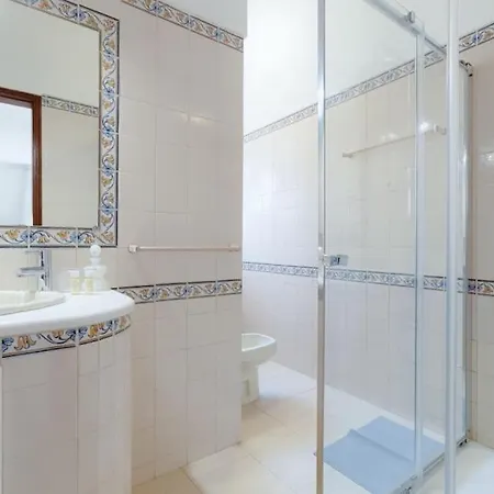 Rosado - Moradia 6 Com Ac, Jardim A 5 Min Do Centro De