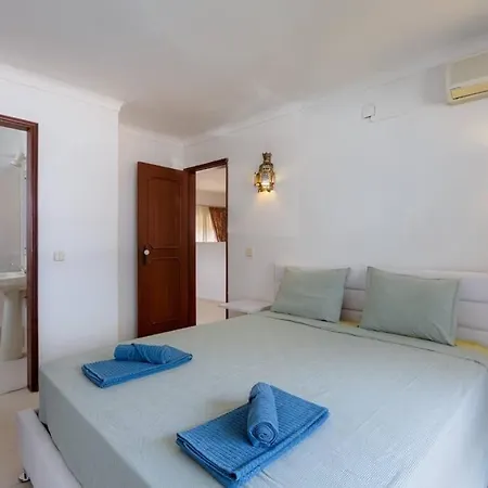 Rosado - Moradia 6 Com Ac, Jardim A 5 Min Do Centro De 別荘