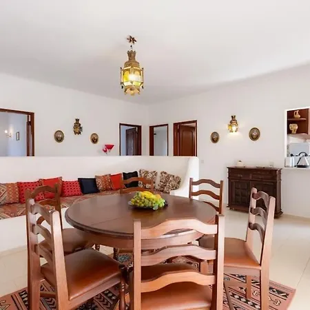 Rosado - Moradia 6 Com Ac, Jardim A 5 Min Do Centro De * Albufeira