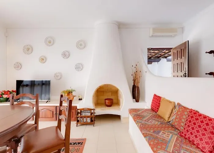 Casa de Férias Rosado - Moradia 6 Com Ac, Jardim A 5 Min Do Centro De Albufeira