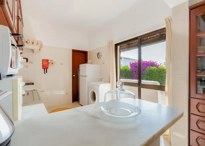 Rosado - Moradia 6 Com Ac, Jardim A 5 Min Do Centro De * Albufeira